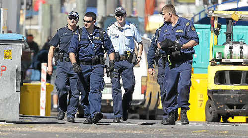 Federal agencies and police conduct a search on the wharves at Mooloolaba. Federal agencies and police conduct a search on the wharves at Mooloolaba.